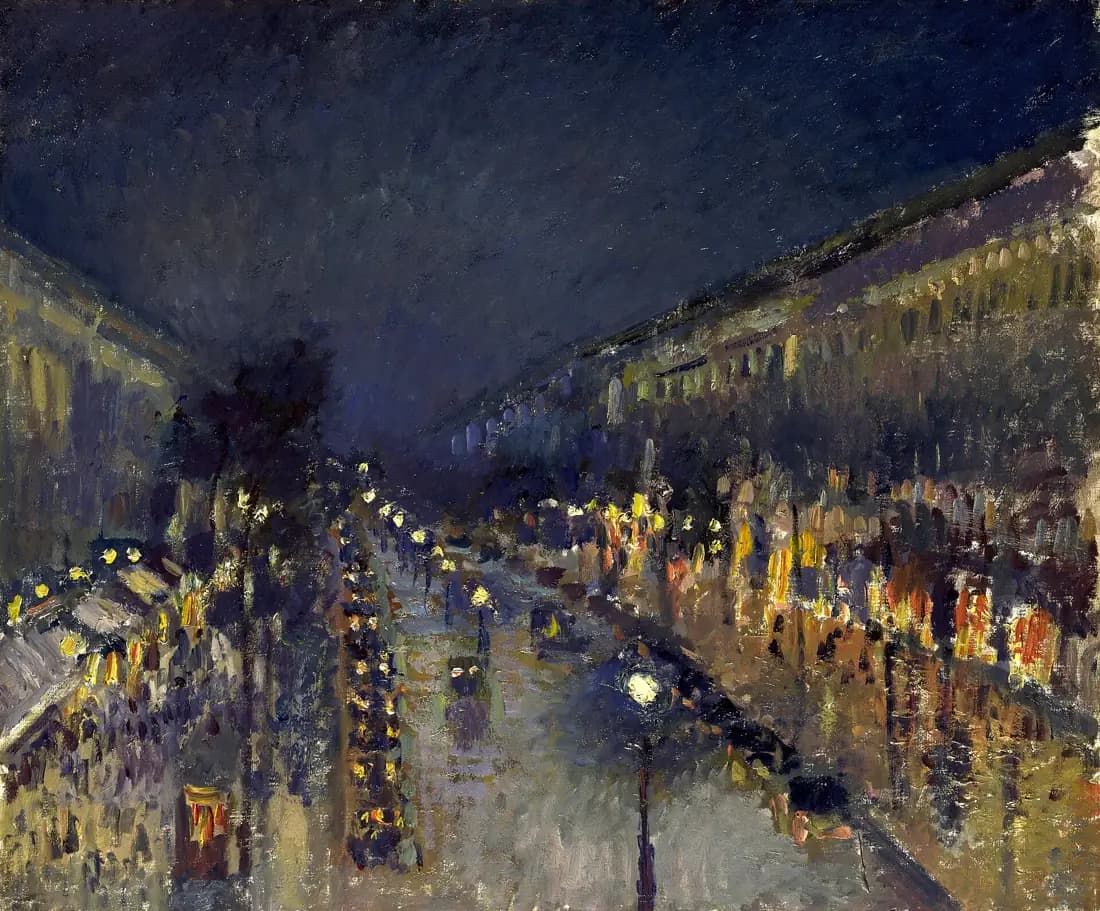 Un boulevard parisien mouillé par la pluie, éclairé la nuit par des lampes électriques, des becs de gaz et des fiacres