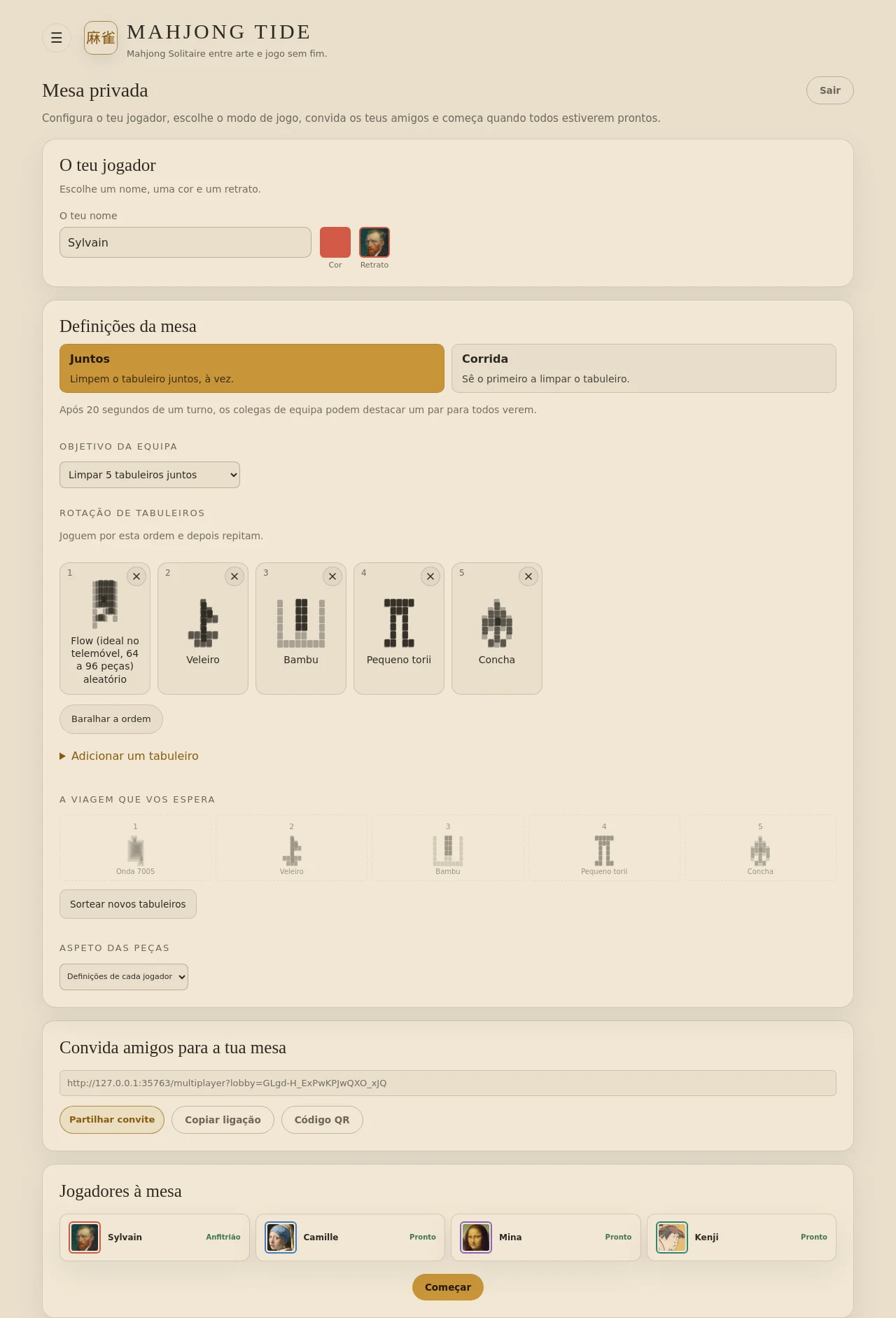 Uma mesa privada no tema claro, com definições do jogador, um percurso de cinco tabuleiros, convites e quatro jogadores.